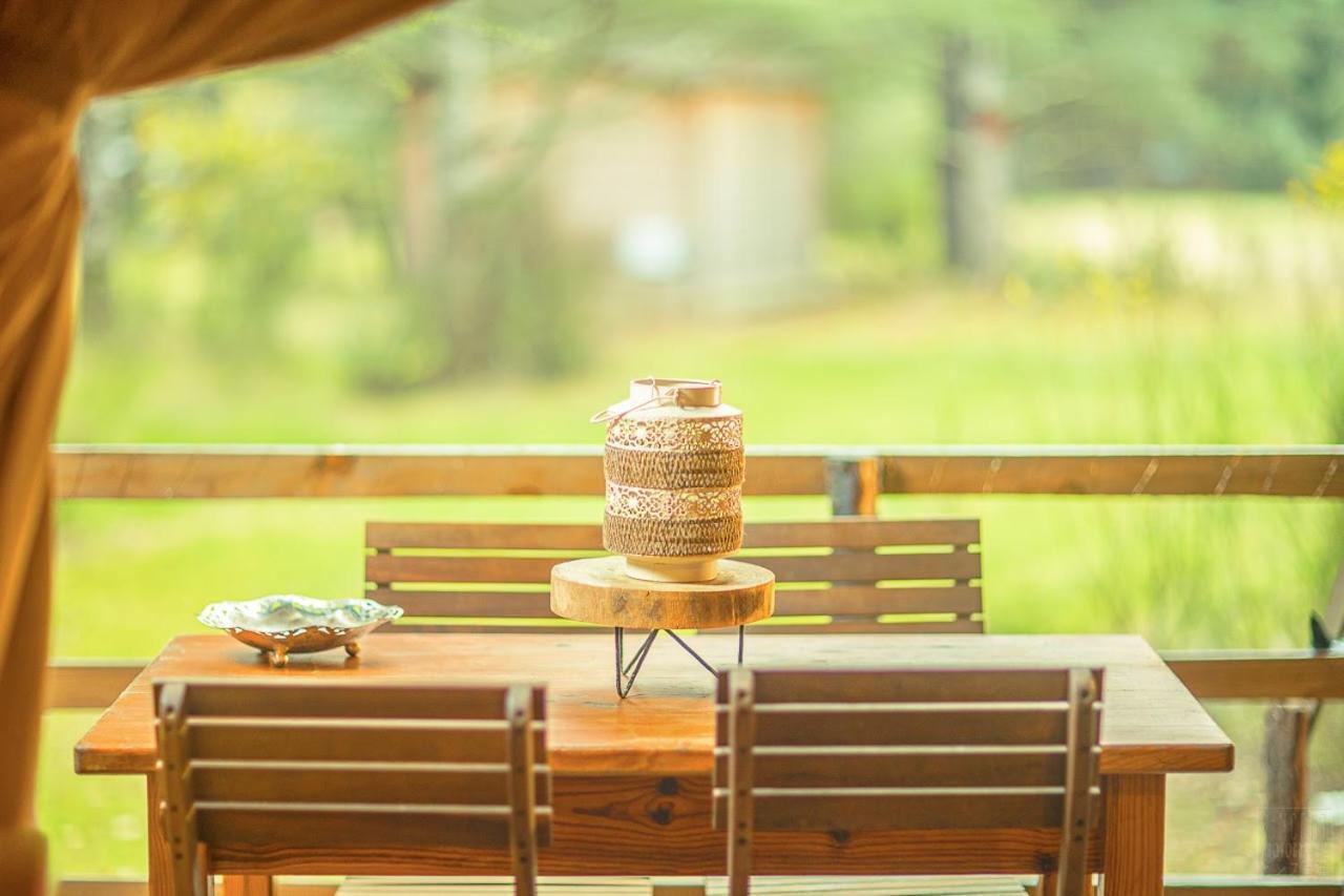 Domaine De La Vitarelle Glamping Villaniere Exterior foto